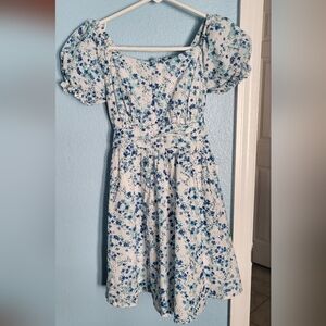 Chic Floral Midi Dress in Blue and White